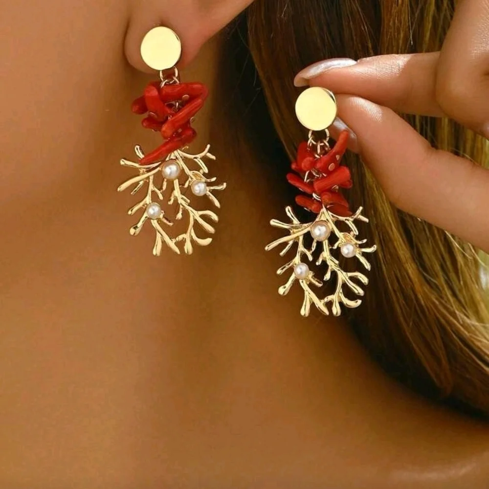 Red Necklace with Gold Accents Set - Picture 14 of 16